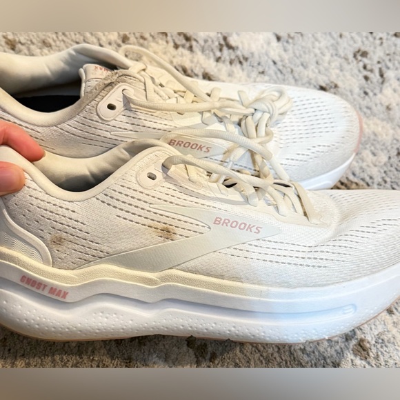 Brooks Ghost Max 2 Running Shoe - Women's - Picture 5 of 8